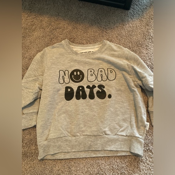 Portage and Main-Sweatshirt - Picture 1 of 2